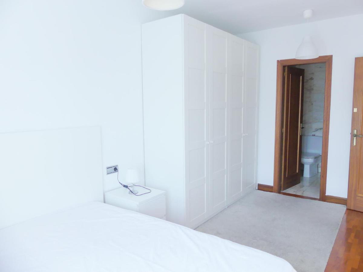 Apartamento Luminoso, Funcional Y Amplio En Zona Hospitalaria 팜플로나 외부 사진