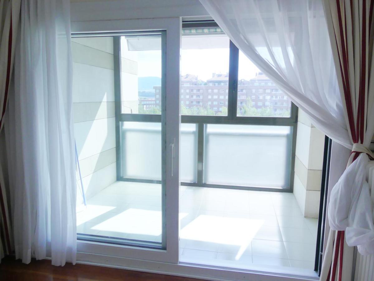 Apartamento Luminoso, Funcional Y Amplio En Zona Hospitalaria 팜플로나 외부 사진