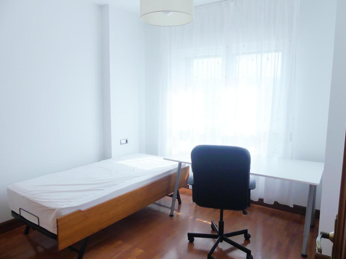 Apartamento Luminoso, Funcional Y Amplio En Zona Hospitalaria 팜플로나 외부 사진
